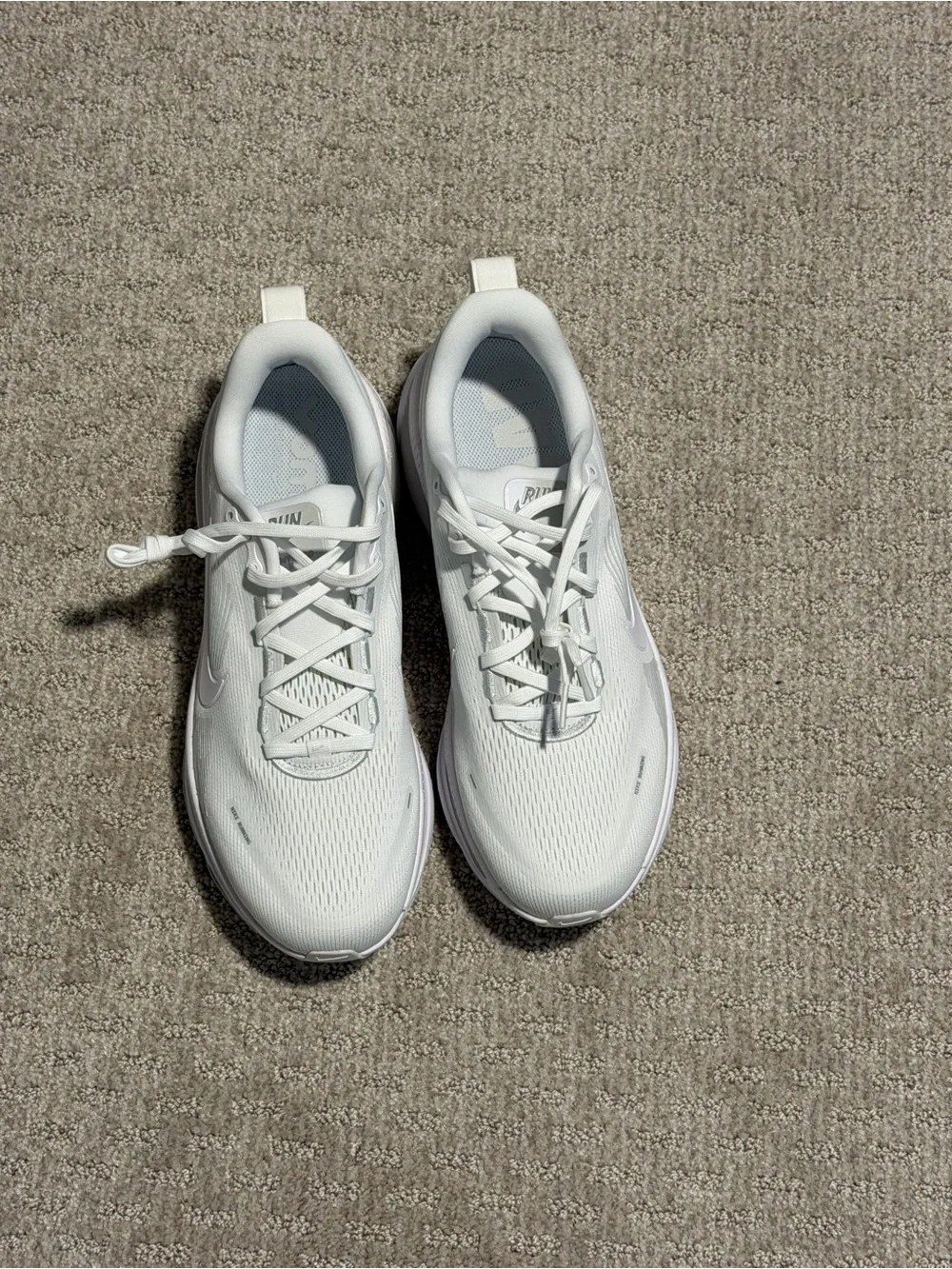 Nike vomero 18 running shoes